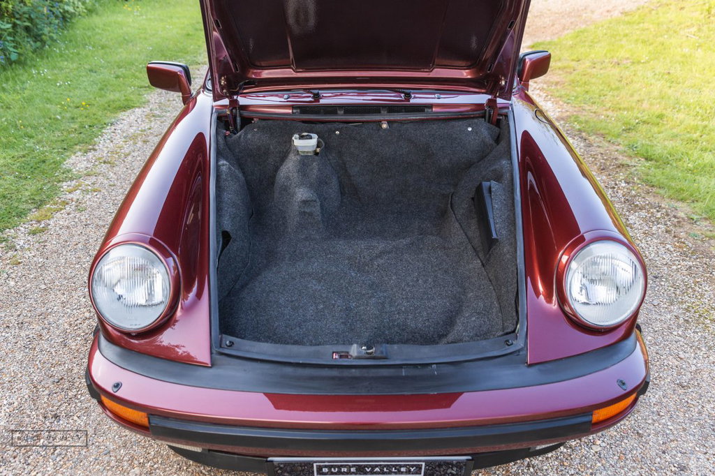 Porsche 911 Carrera 3.2