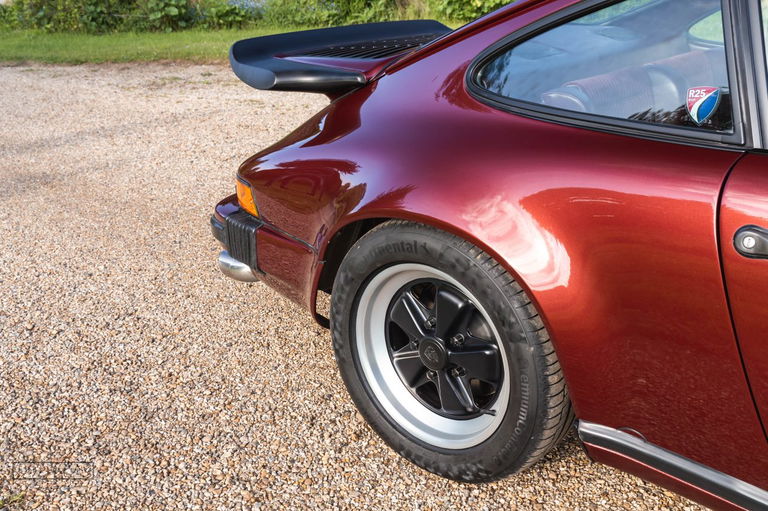 Porsche 911 Carrera 3.2