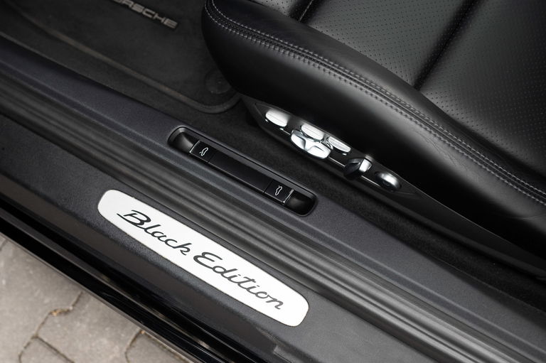 Porsche 991 Carrera Black Edition
