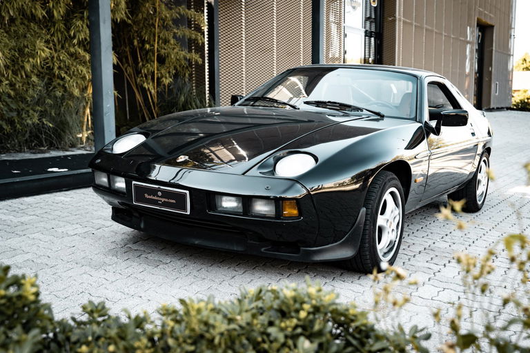 Porsche 928 S
