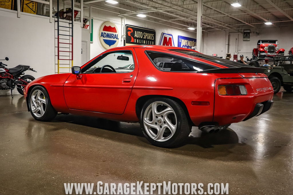 Porsche 928 S