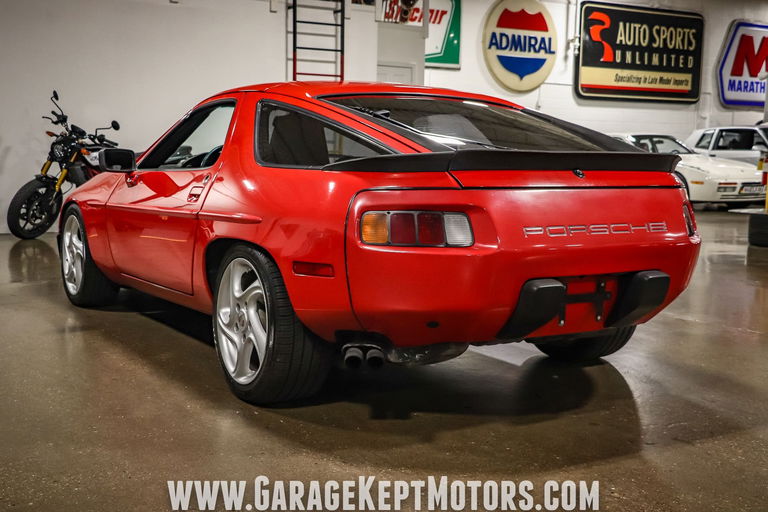 Porsche 928 S