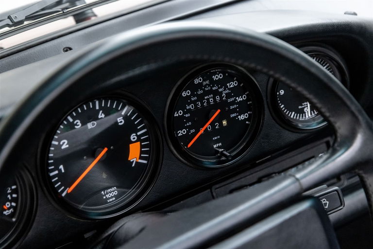 Porsche 911 Carrera 3.2 (US)