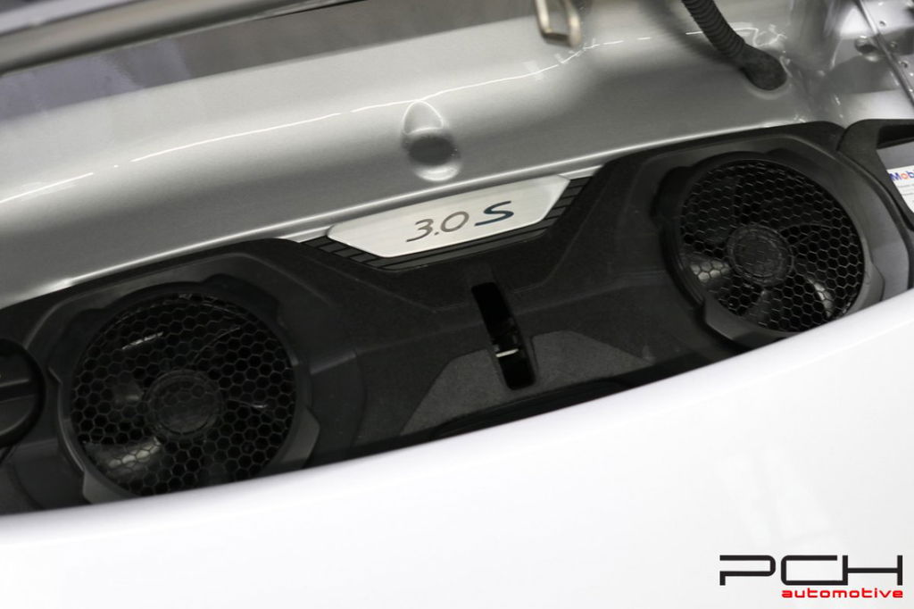 Porsche 992 Carrera 4S