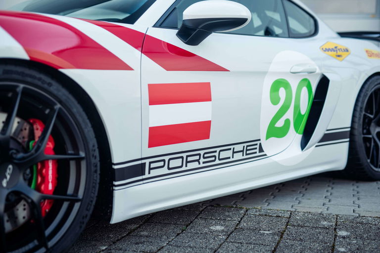 Porsche 718 Cayman GT4