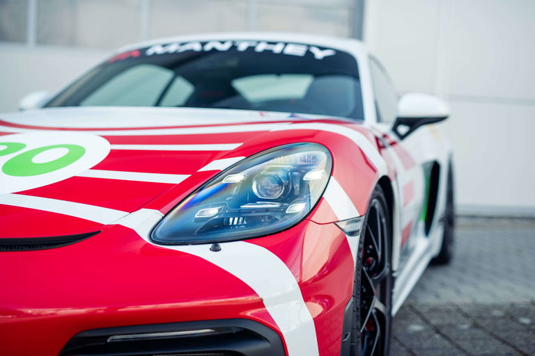 Porsche 718 Cayman GT4