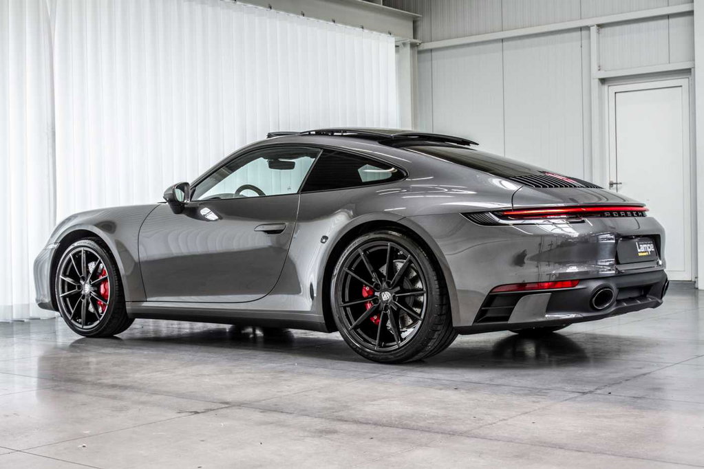 Porsche 992 Carrera 4S