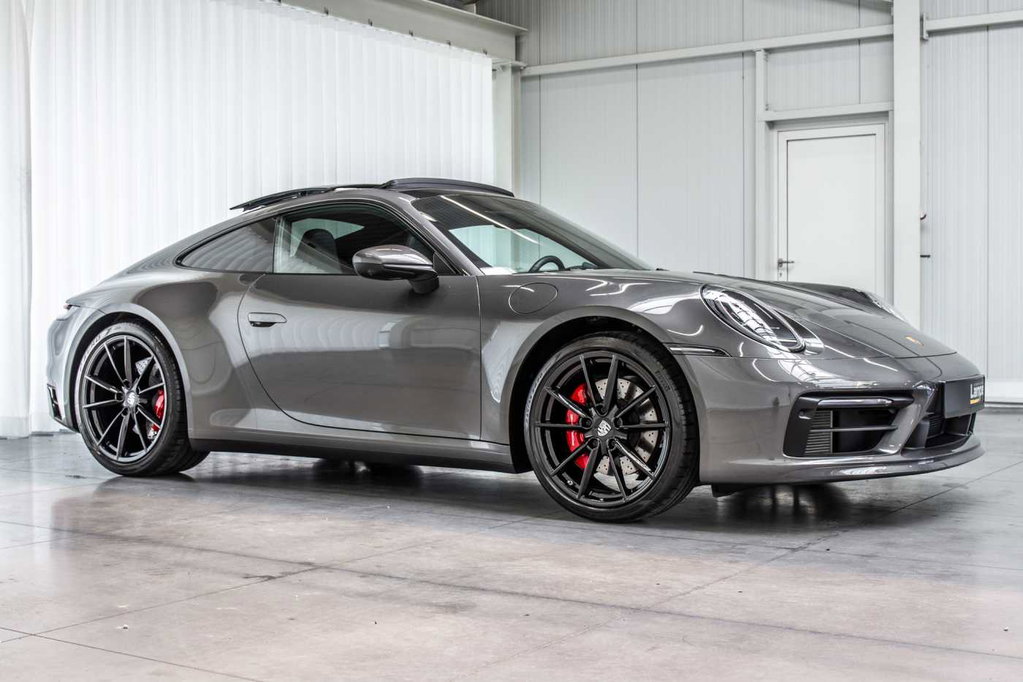 Porsche 992 Carrera 4S