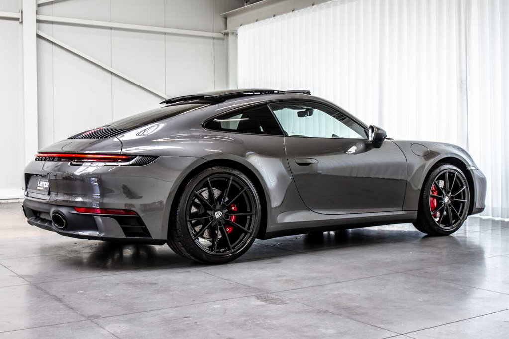 Porsche 992 Carrera 4S