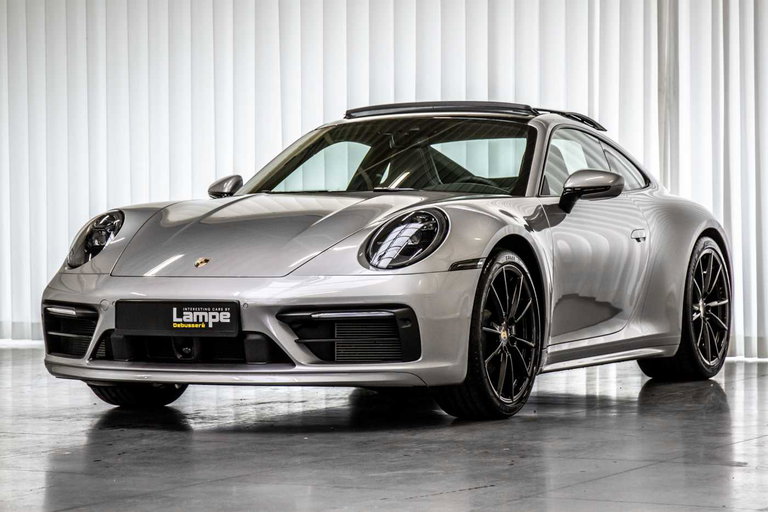 Porsche 992 Carrera