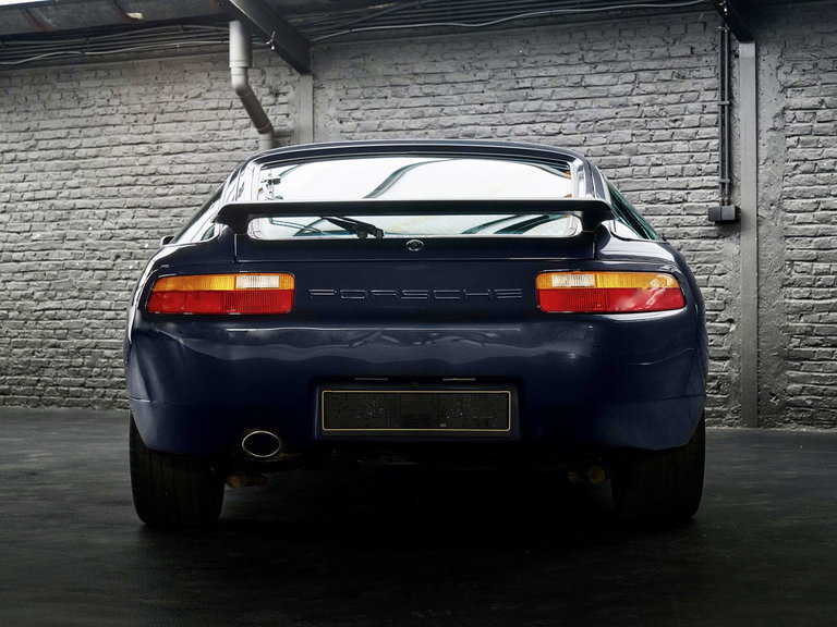 Porsche 928 S4