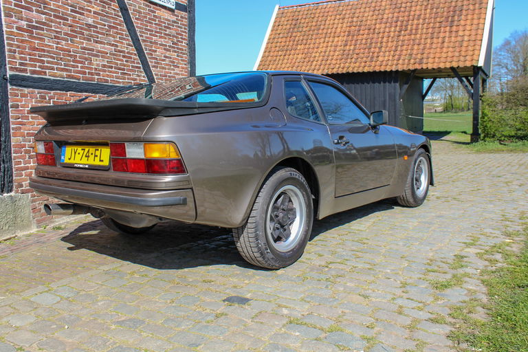 Porsche 944 Coupé
