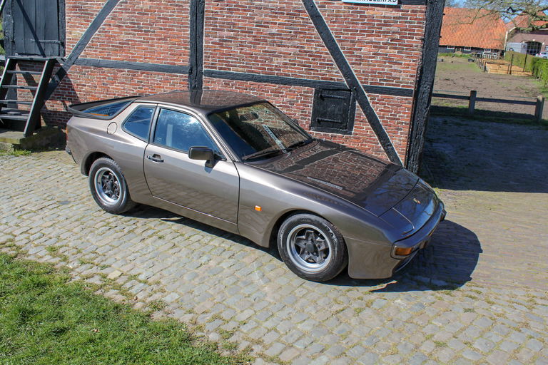 Porsche 944 Coupé