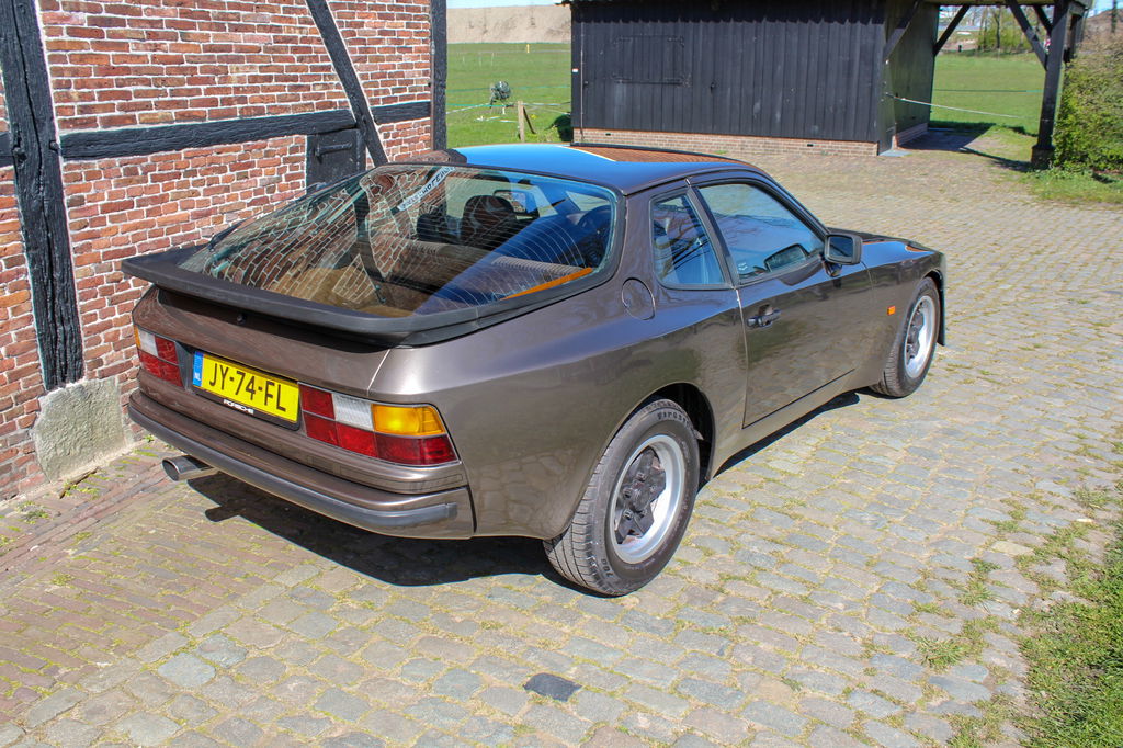 Porsche 944 Coupé