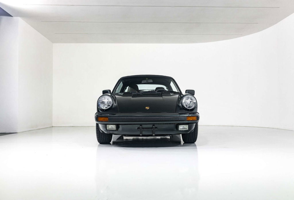 Porsche 911 Carrera 3.2 (US)