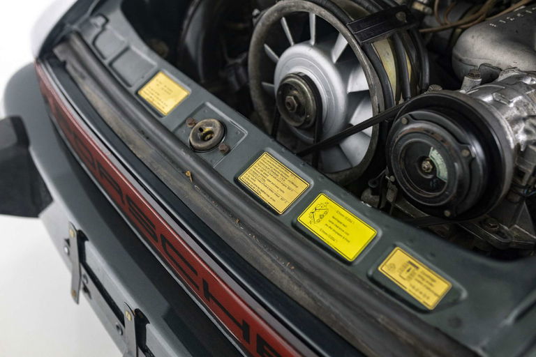 Porsche 911 Carrera 3.2 (US)