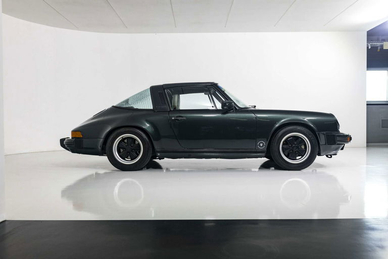 Porsche 911 Carrera 3.2 (US)
