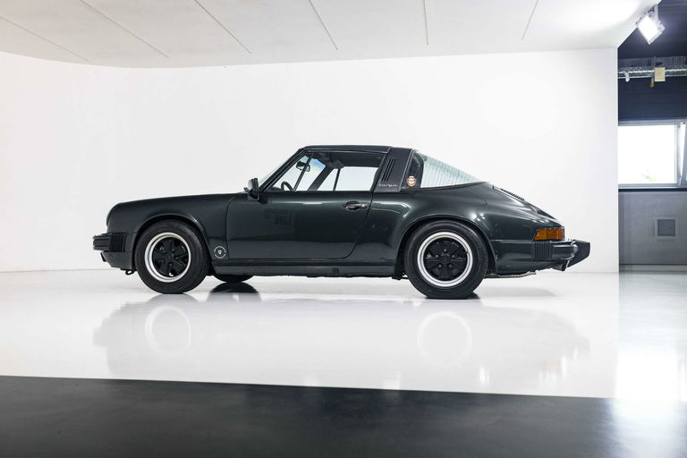 Porsche 911 Carrera 3.2 (US)