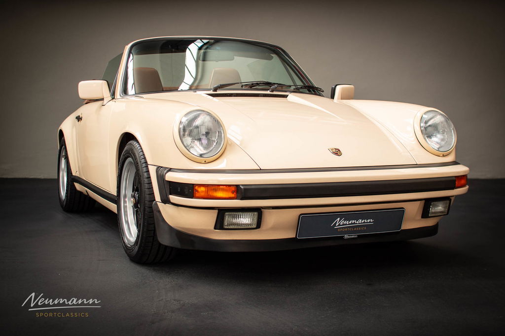 Porsche 911 Carrera 3.2 (US)