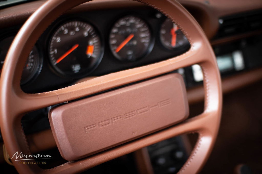 Porsche 911 Carrera 3.2 (US)