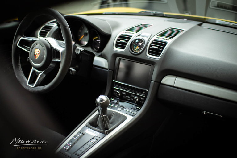 Porsche 981 Cayman GT4