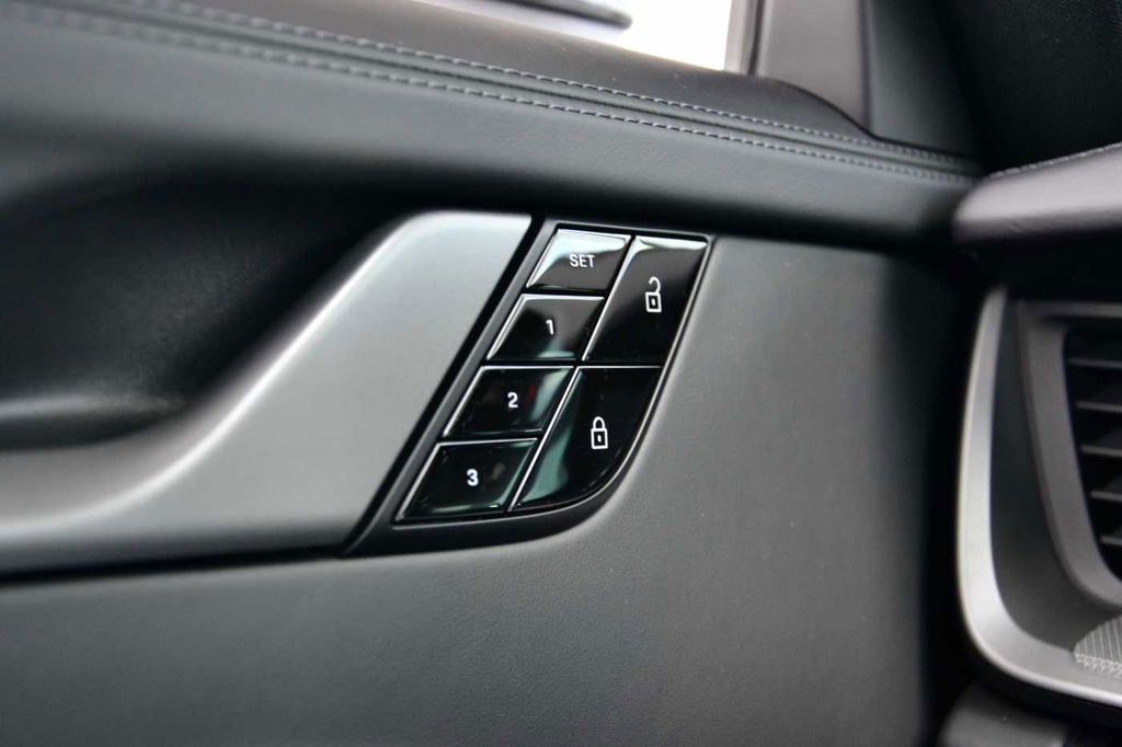 Porsche 992 Carrera 4