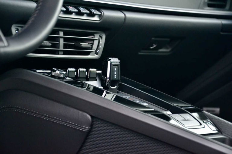 Porsche 992 Carrera 4