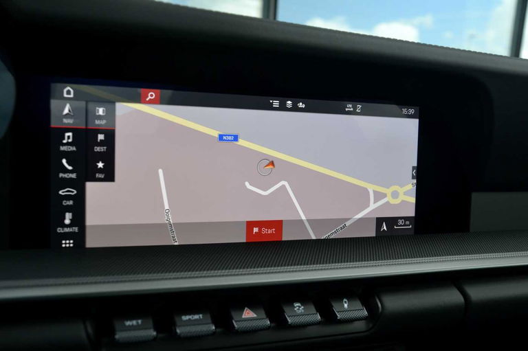 Porsche 992 Carrera 4