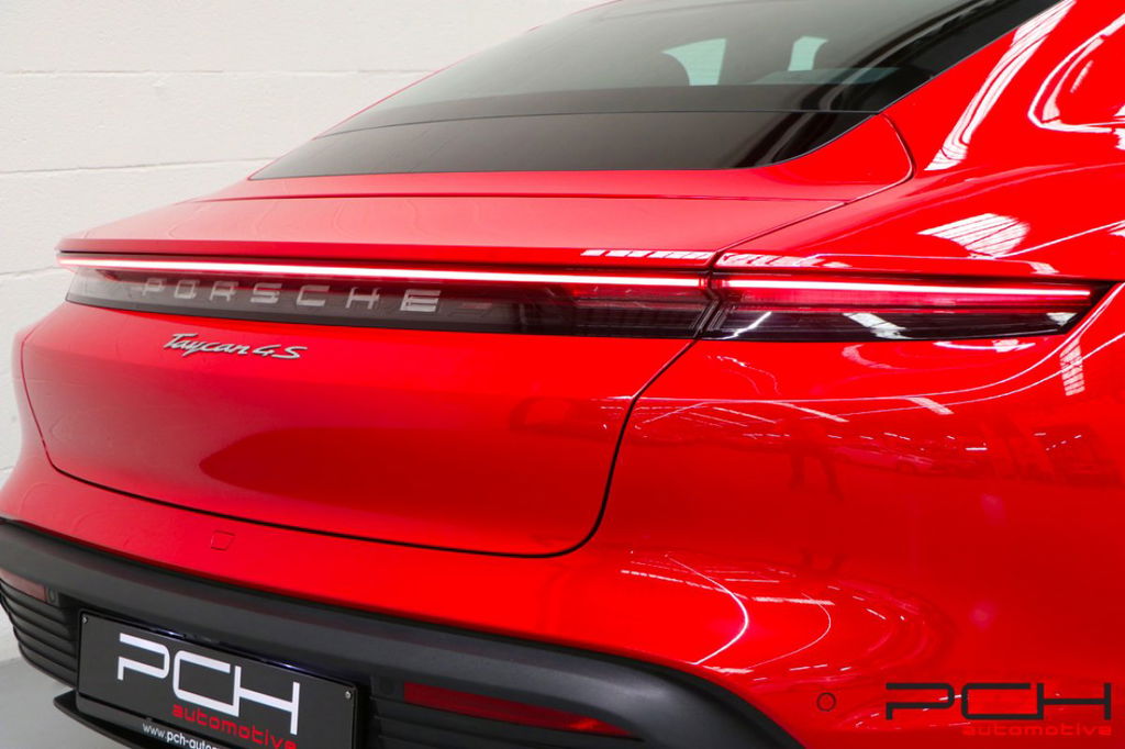 Porsche Taycan 4S