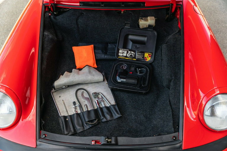 Porsche 911 Carrera 3.2 (US)