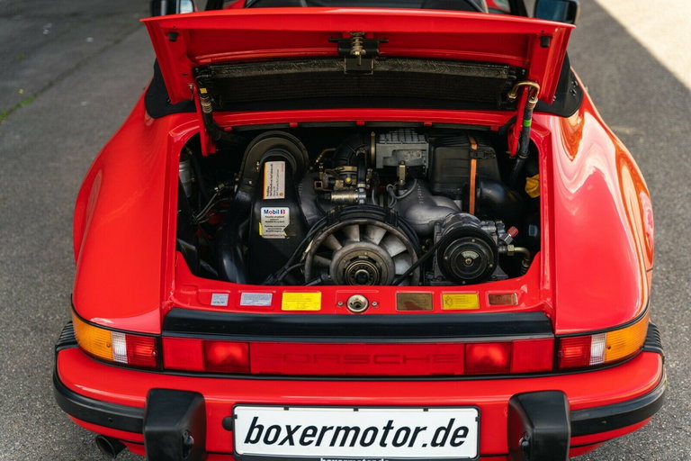 Porsche 911 Carrera 3.2 (US)