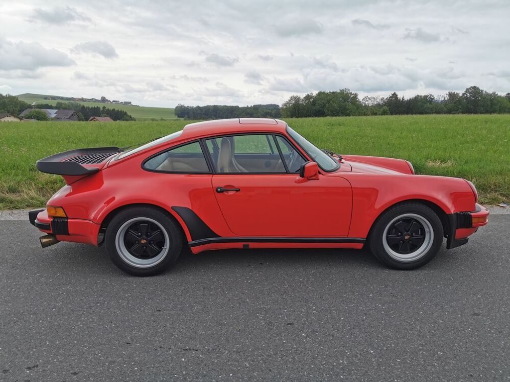 Porsche 911 Turbo 3.3