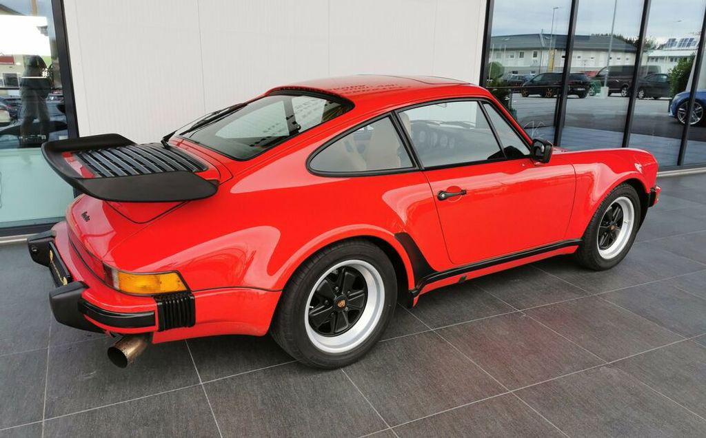 Porsche 911 Turbo 3.3