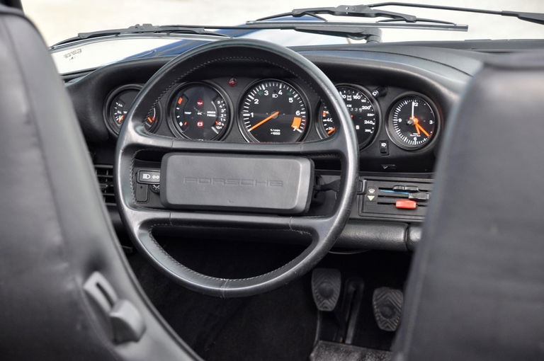 Porsche 911 Carrera 3.2