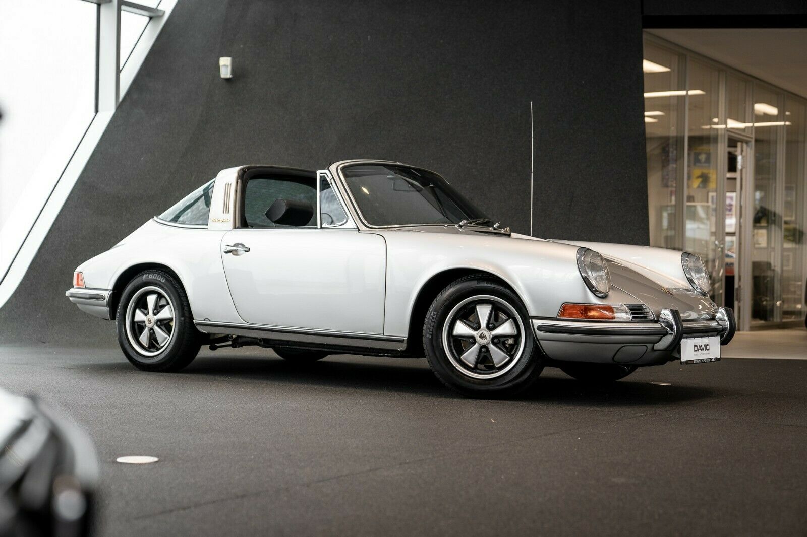 Porsche 911 S 1970 - elferspot.com - Marketplace for Porsche Sports Cars