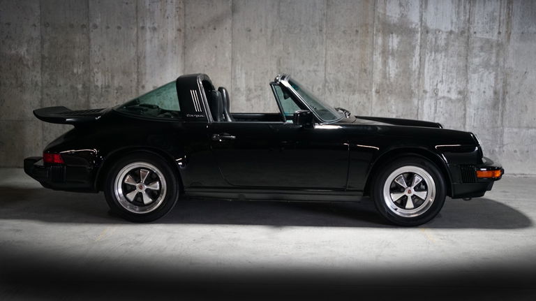 Porsche 911 Carrera 3.2 (US)