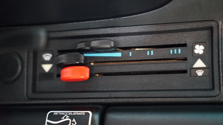 Porsche 911 Carrera 3.2 (US)