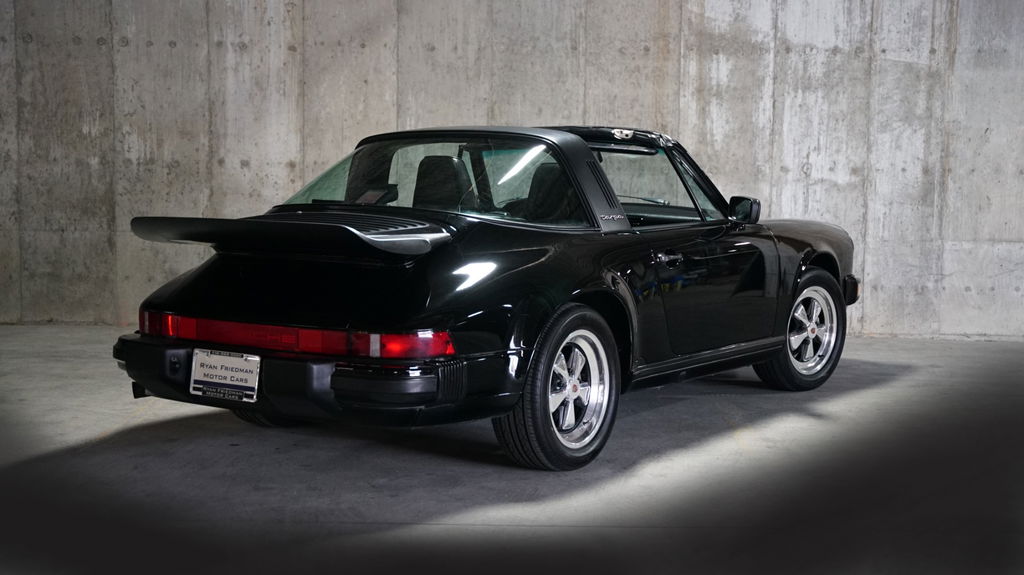 Porsche 911 Carrera 3.2 (US)