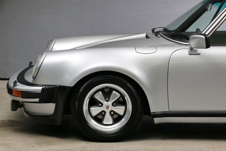 Porsche 911 Turbo 3.0 (US)