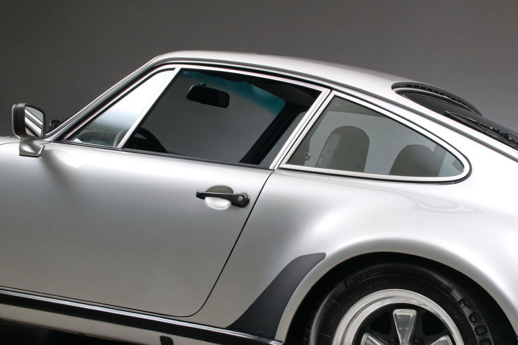 Porsche 911 Turbo 3.0 (US)