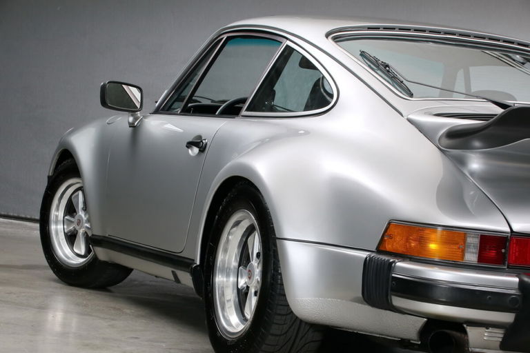 Porsche 911 Turbo 3.0 (US)