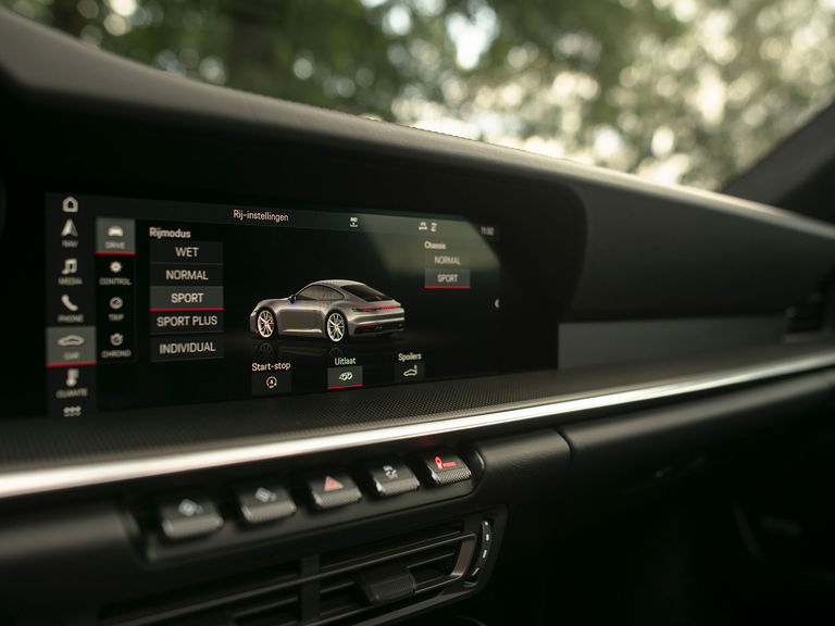 Porsche 992 Carrera 4S