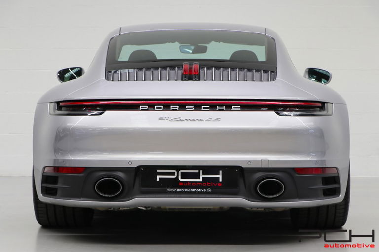 Porsche 992 Carrera 4S