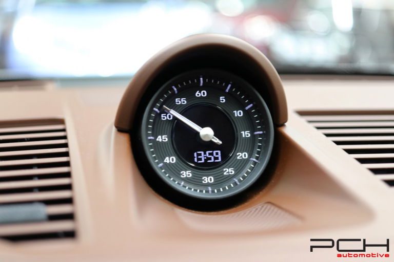 Porsche 992 Carrera 4S