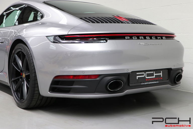 Porsche 992 Carrera 4S