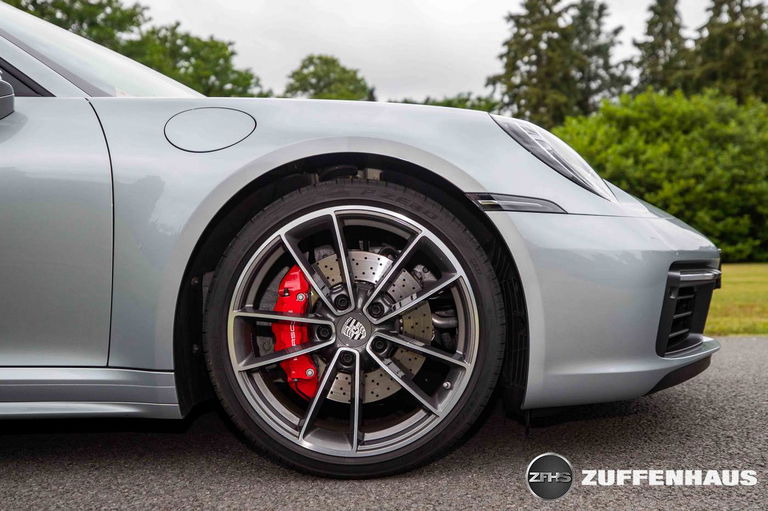 Porsche 992 Carrera 4S