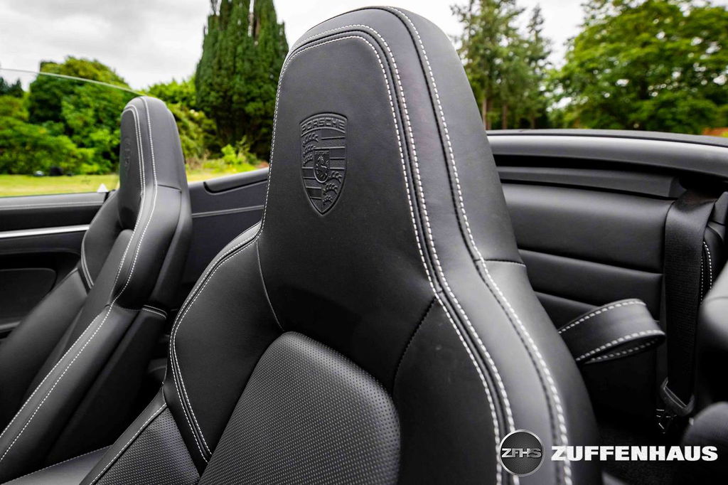 Porsche 992 Carrera 4S