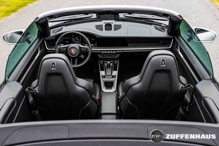 Porsche 992 Carrera 4S