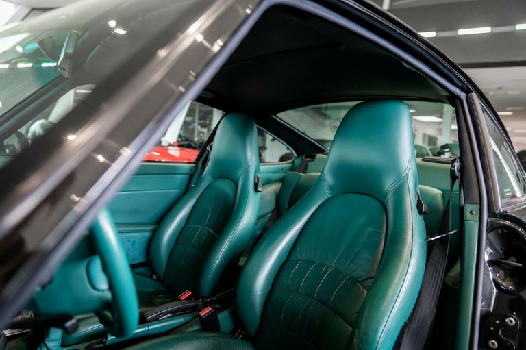 Porsche 993 Carrera 4S
