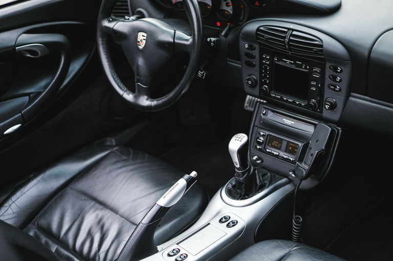 Porsche 996 Carrera 4